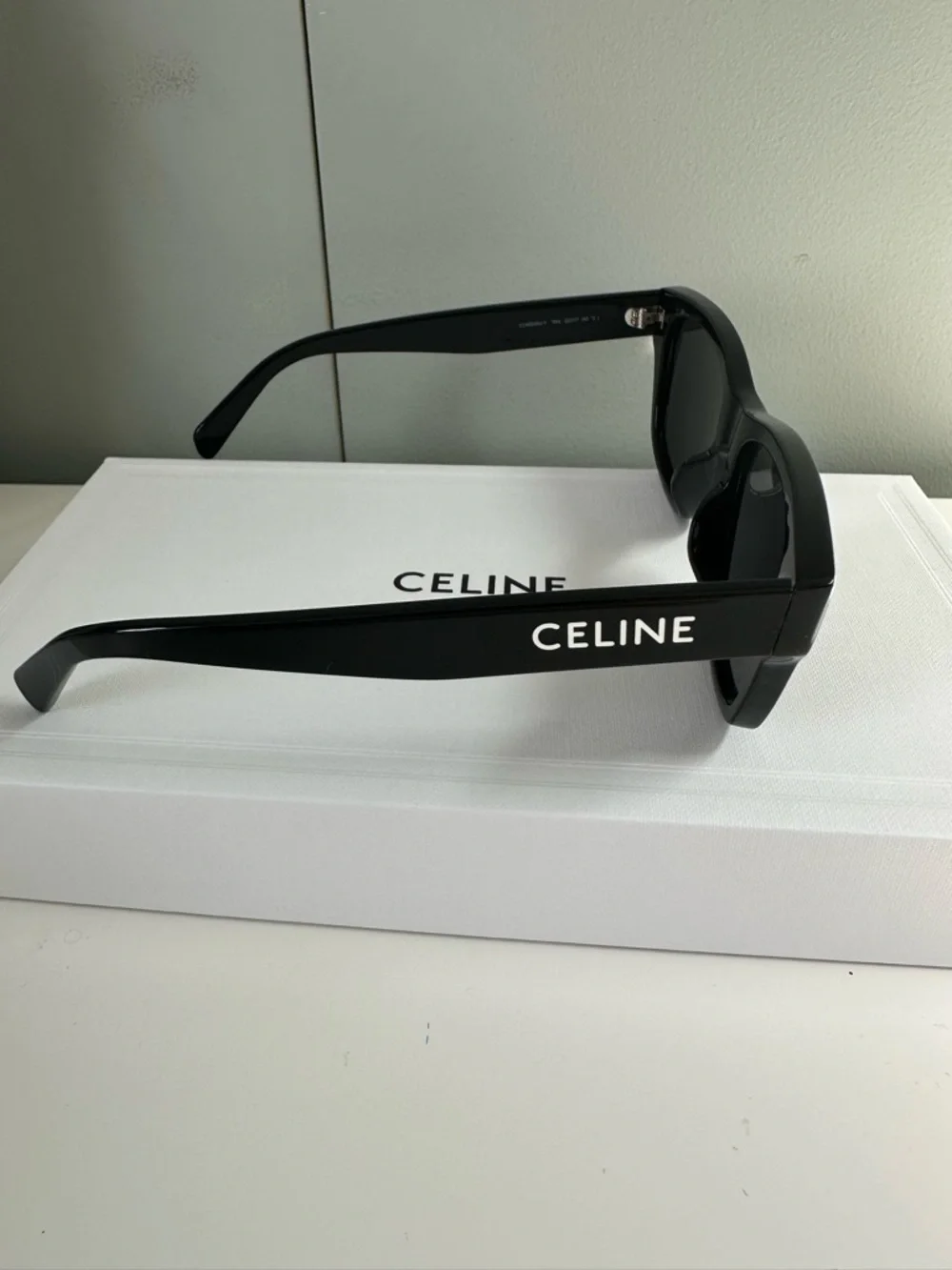 New Celine Black Sunglasses with Off White Crossbidy  Case. - Picture 3 of 13